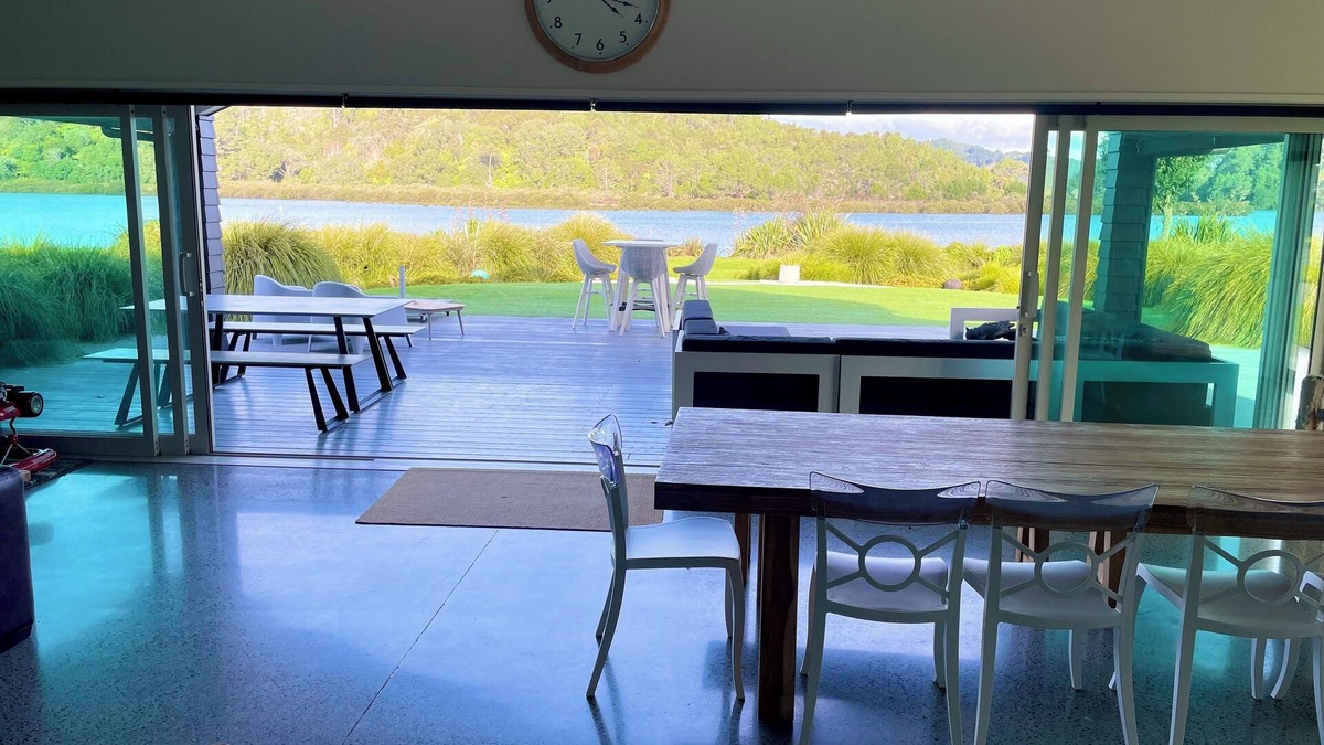 Cooks Beach House | Cooks Beach - Waterfront Paradise. nBeautiful beach home at stunning Cooks Beach