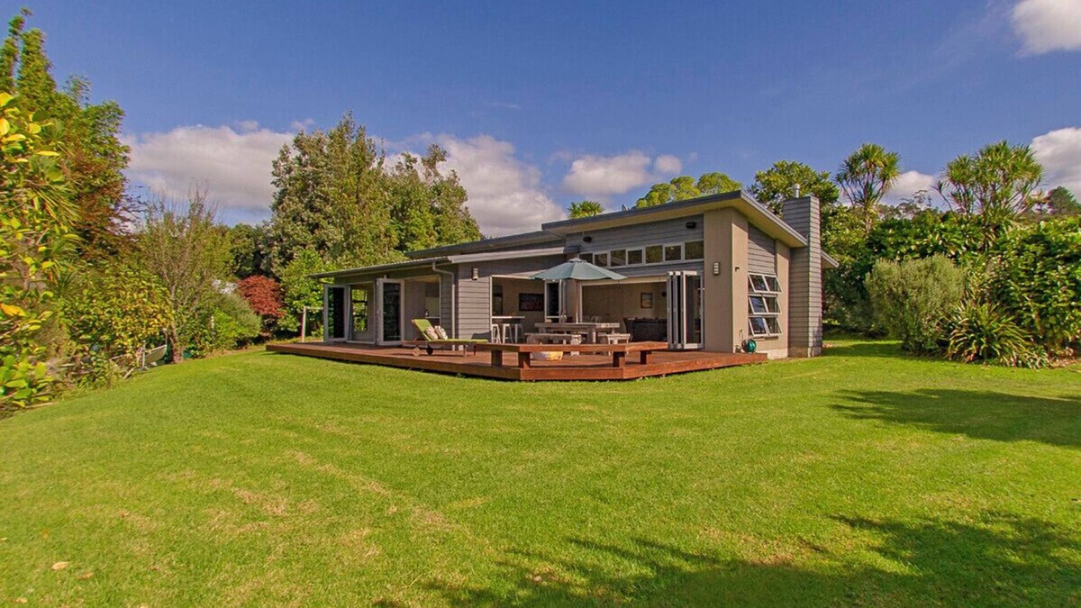Cooks Beach Cottage | Cooks Getaway - Cooks Beach Holiday Home