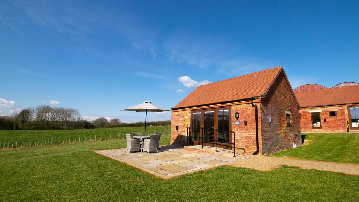 Cranbrook House | Cooks Hopper Hut - One Bedroom House, Sleeps 2