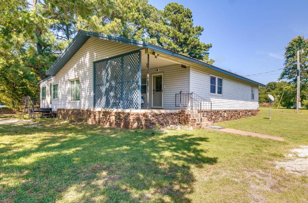 Cookson House | Cookson Vacation Rental with Spacious Yard and Porch!