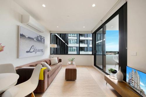 Footscray Apartment | Cool and Contemporary on the City Edge