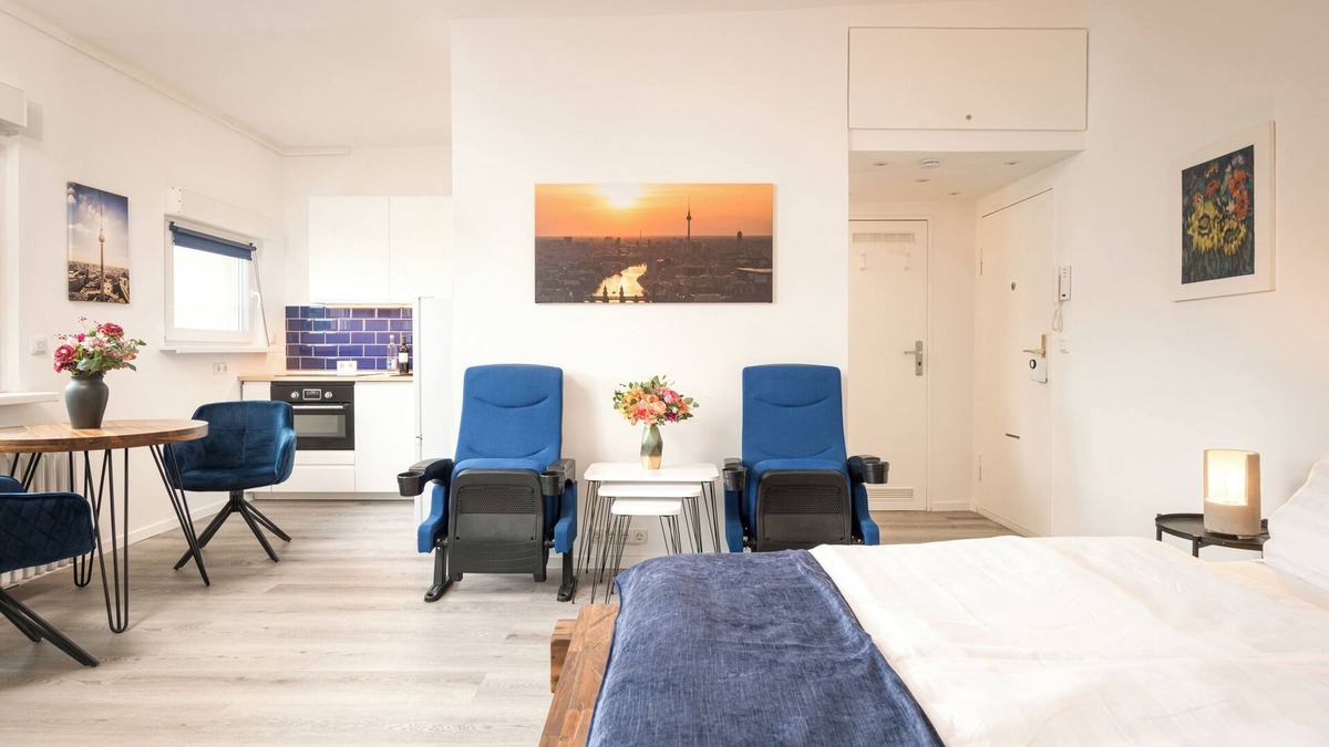 Halensee Apartment | Cool apartment with balcony in a central location with lots of comfort!