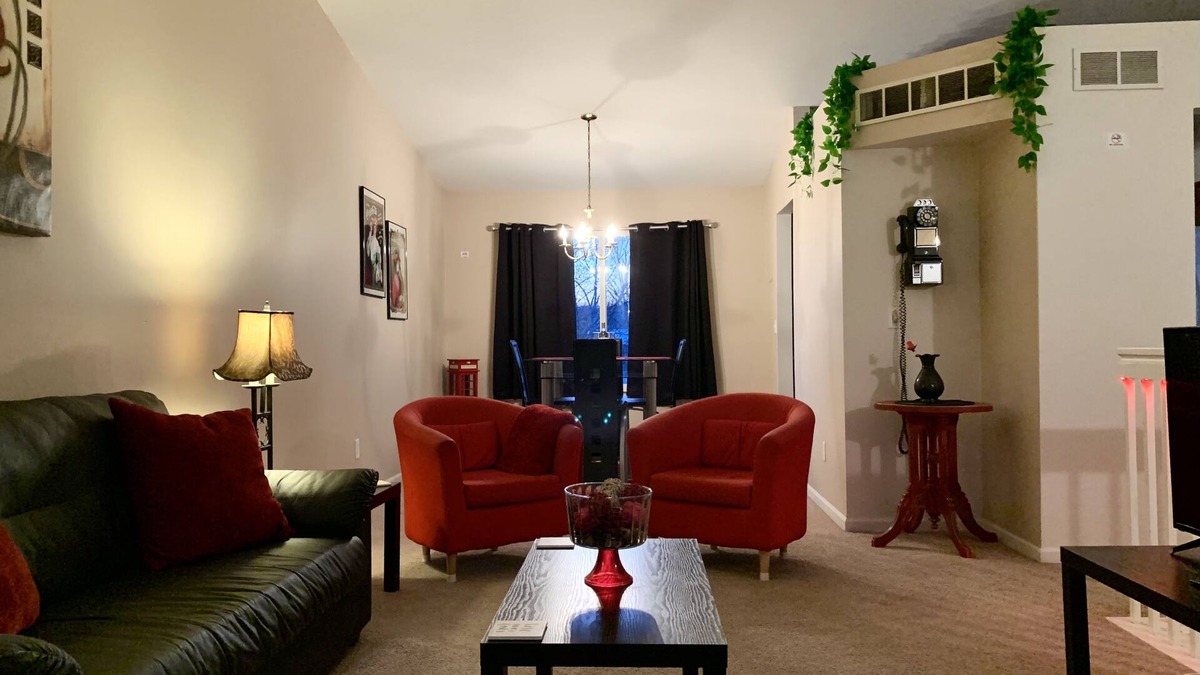 Whittaker House | Cool, Clean and Close to Ann Arbor!