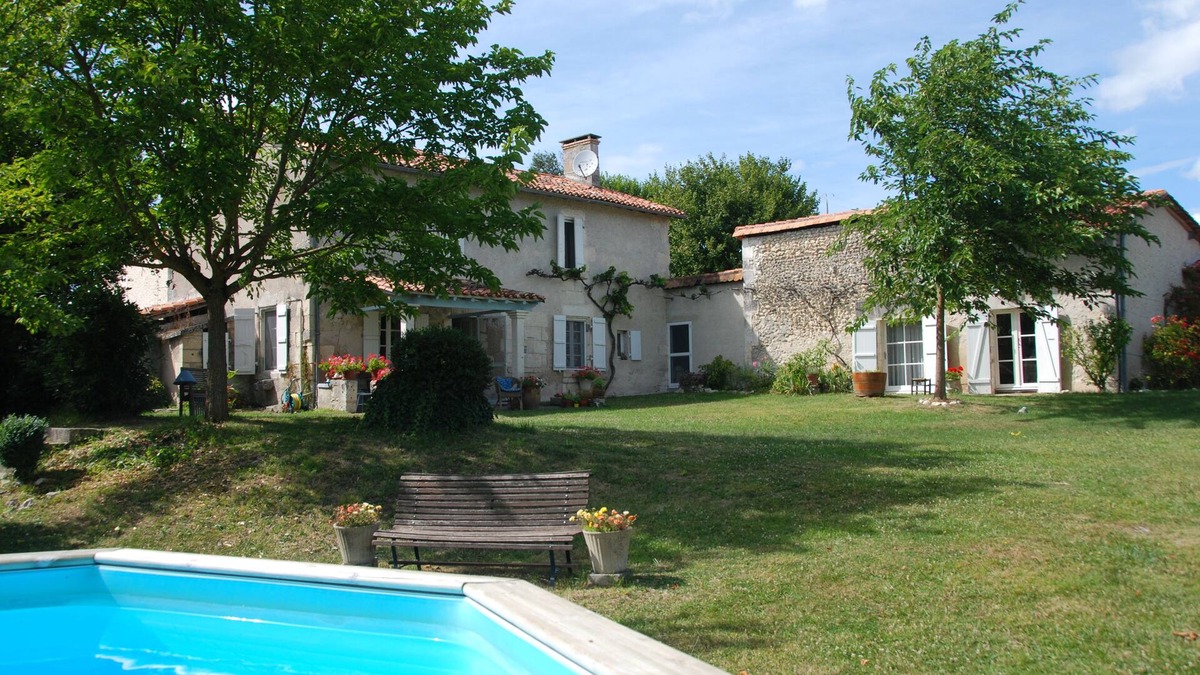 Lusignac Other | Cool family farm house overlooking a valley. Pet allowed.