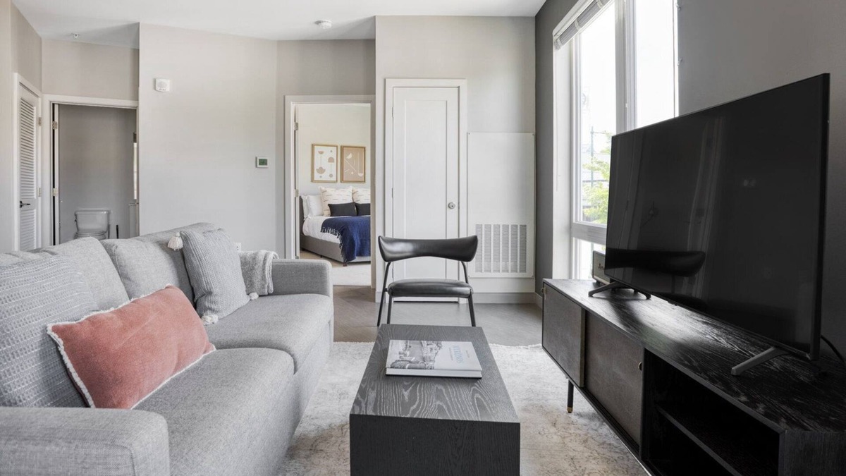 Forest Hills - Woodbourne Apartment | Cool Jamaica Plain 1BR w/ Gym & W/D, by Blueground