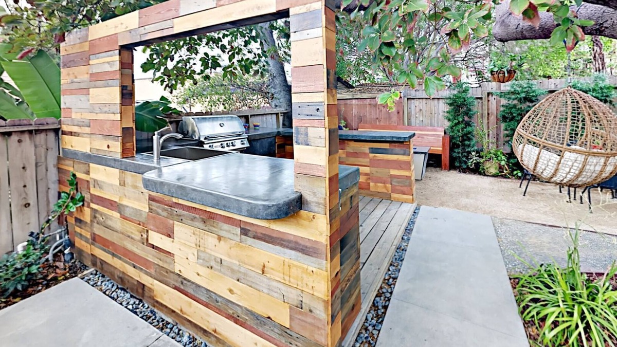 Golden Hill House | Cool New Remodel Near Coronado, NEW Jacuzzi, Fire Pit, BBQ, Walk to Downtown!