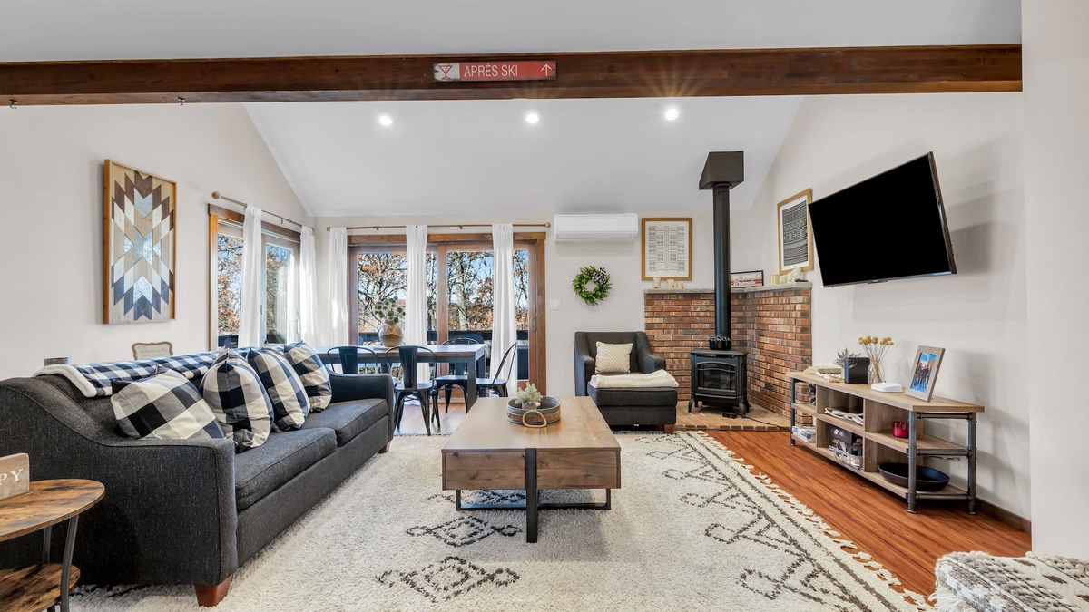 Tannersville House | cool nights, warm days. The best time of the year is here come enjoy all.n