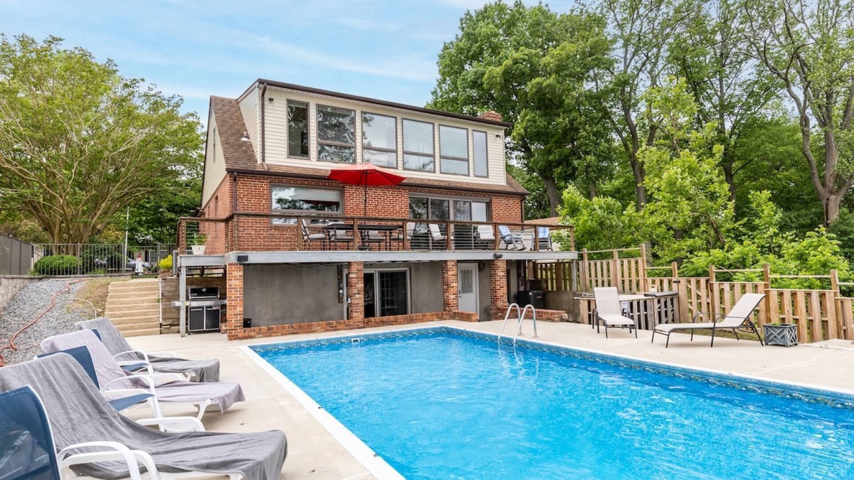 Arnold Apartment | Cool Spring waterfront apartment with pier mins to Annapolis