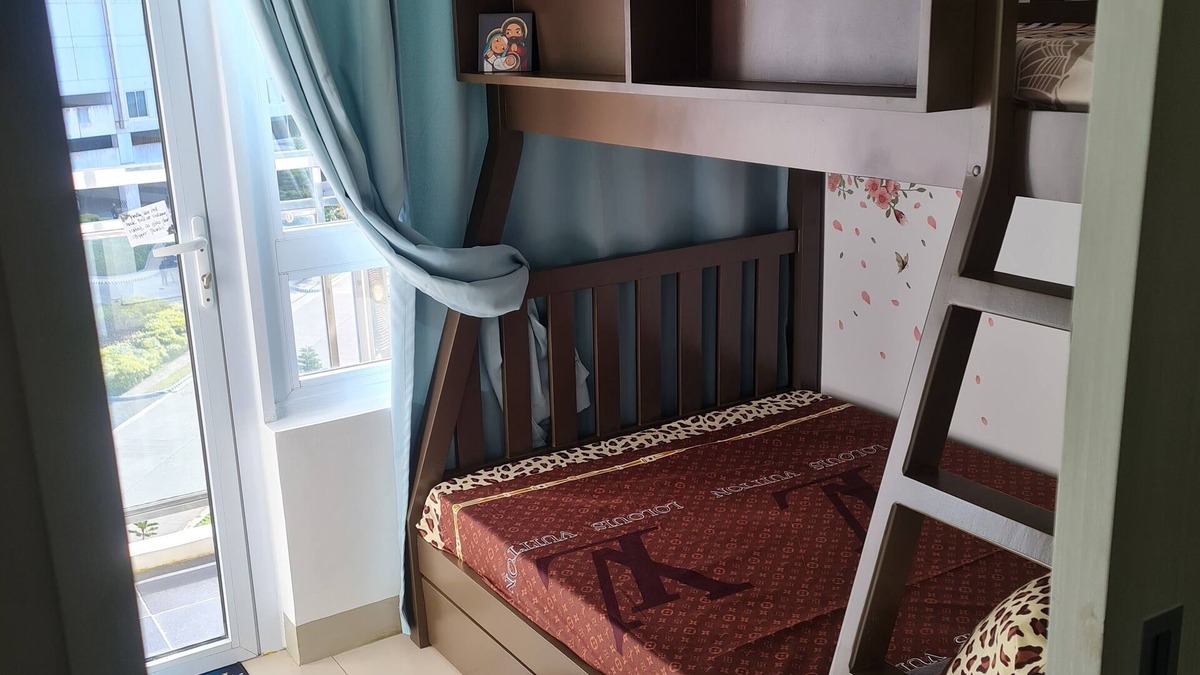 Silang Junction South Condo | Cool Tagaytay Affordable Staycation with Free Parking on Site