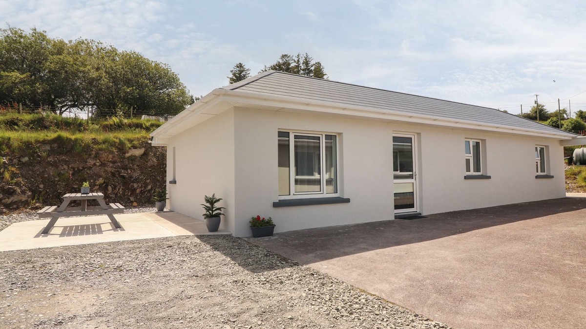 Glenbeigh Cottage | COOLNAHARRAGILL LOWER ANNEXE in Glenbeigh, County Kerry