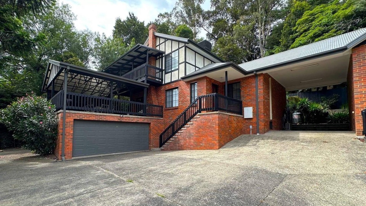 Warburton House | Coolwater Lodge in the Heart of Warburton