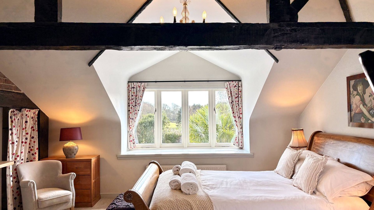 Higher Bockhampton Cottage | Coomb Barton - Rustic Elegance with Hot Tub