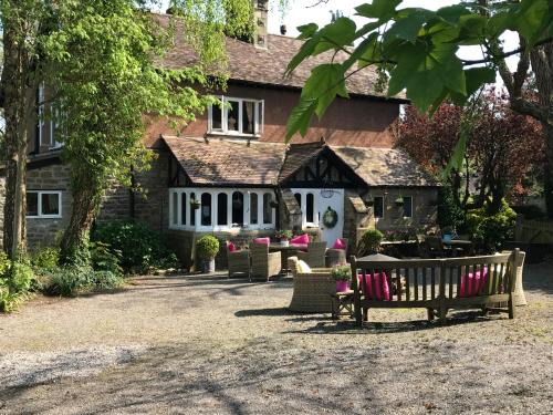 Rickford Bed & Breakfast | Coombe Lodge Farm House