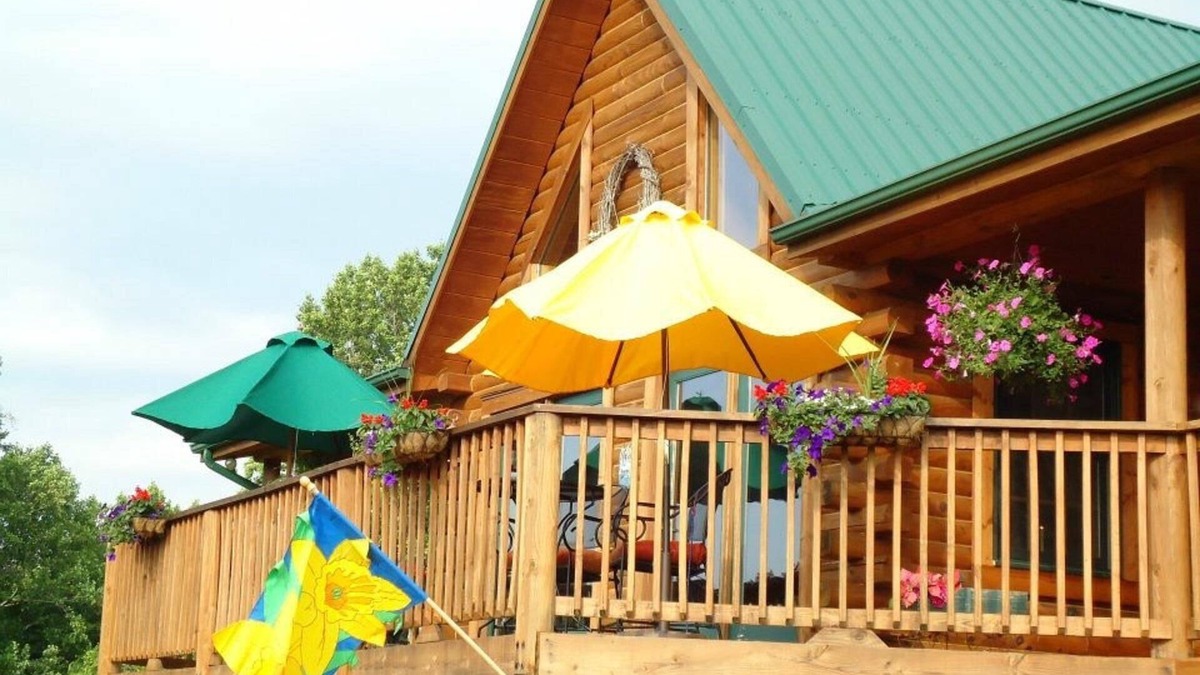 Buchanan Cabin | COOPER'S CABIN- A Peaceful Log Cabin With Mountain Views