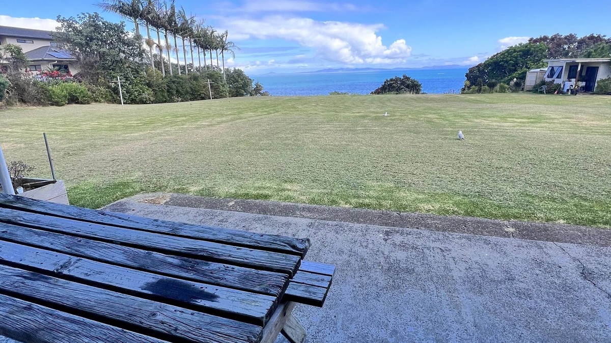 Coopers Beach House | Coopers Haven Beachfront House