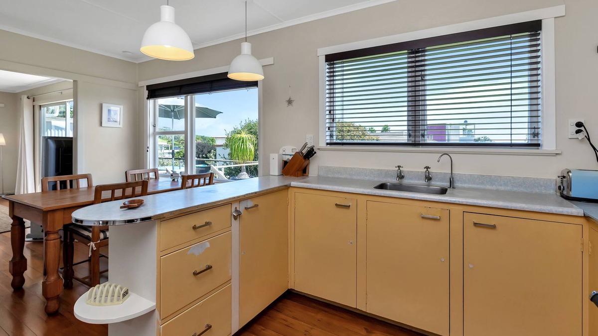 Coopers Beach House | Coopers Kiwi Bach - Coopers Beach Holiday Home