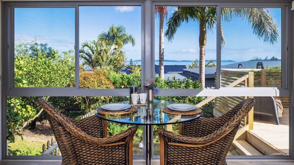Coopers Beach House | Coopers Perch - Coopers Beach Couples Retreat
