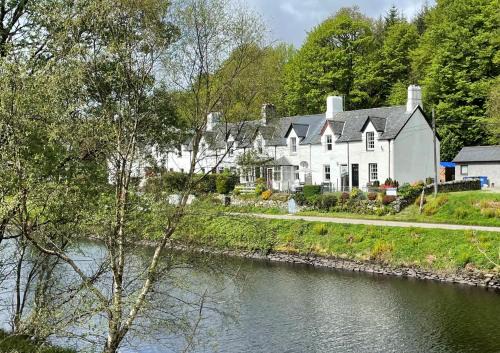 Cairnbaan House | Coorie Doon