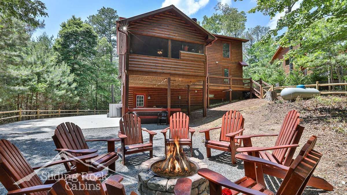Eagle Mountain Cabin | Coosawattee River Resort, 4/3.5 pet friendly, small fenced yard, hot tub,