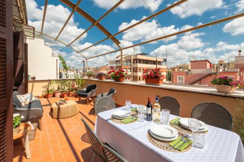 Quartiere Coppede Apartment | Coppede' Penthouse