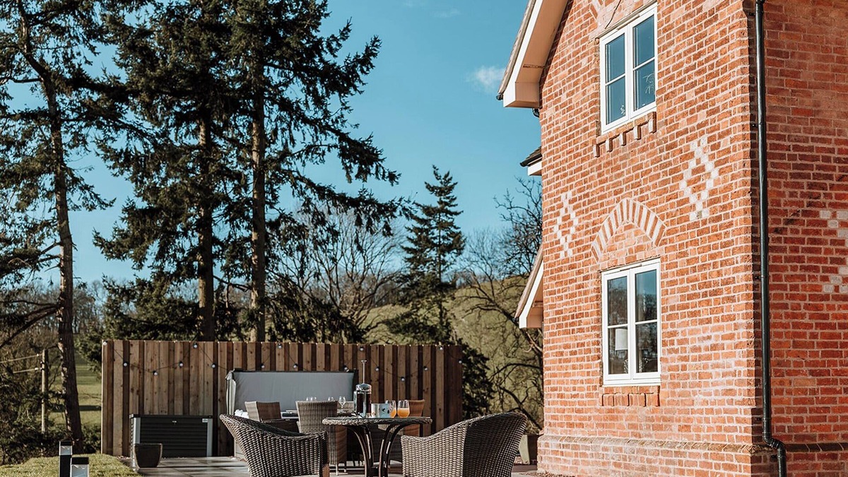 Guilsfield Cottage | Copper Beech Cottage