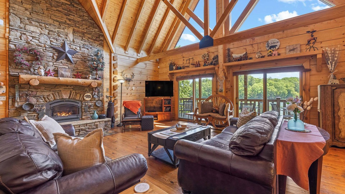 Cleveland Cabin | Copper Canyon - Luxury Lodge located on Private Lake