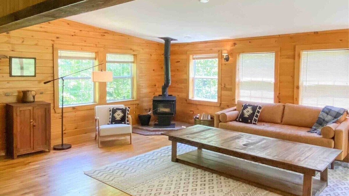 Hartland Four Corners Cabin | Copper Hill House - VT getaway near Ludlow & Okemo