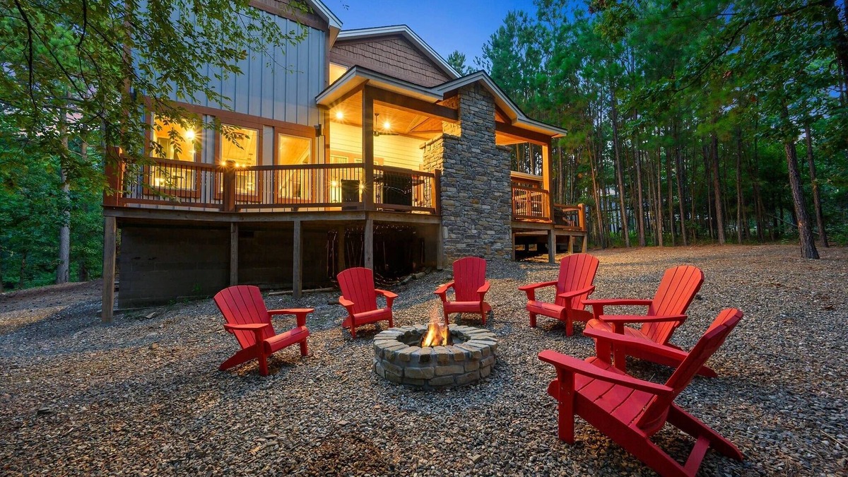 Broken Bow Cabin | Copper Leaf Lodge – 4BR Luxury Cabin w/Pool, Fishing, Sleeps 12