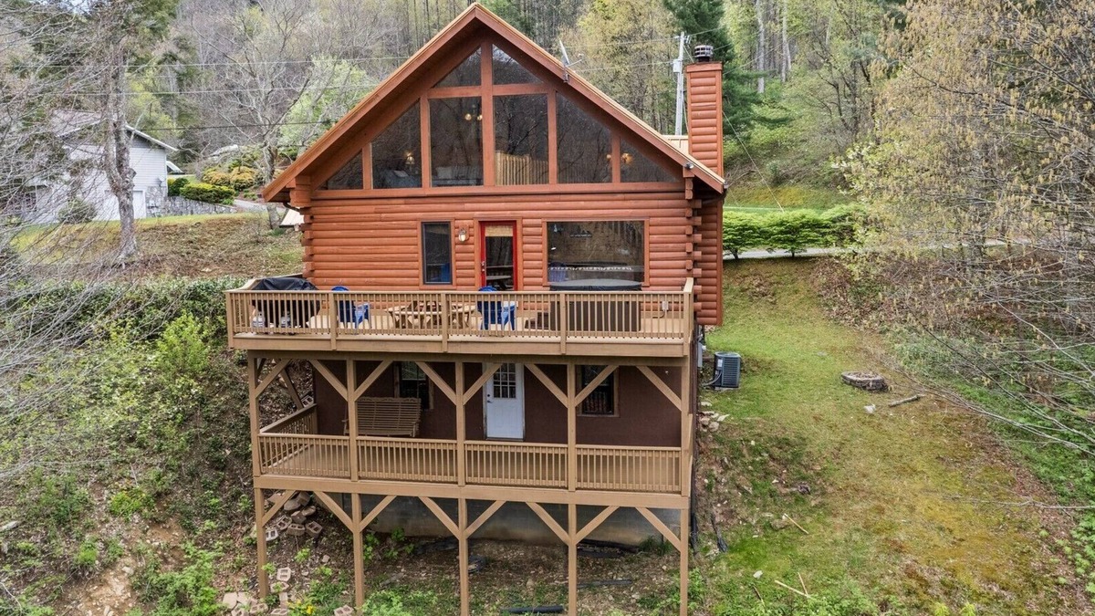 Cataloochee Ranch Cabin | Copper Top Cabin - 3 BR, 2 BA, HT, GR, Near Ski Area