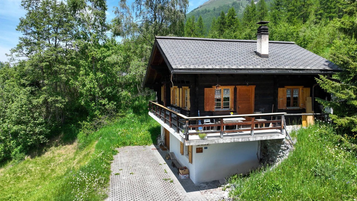 Zinal House | Coquelicot by Interhome