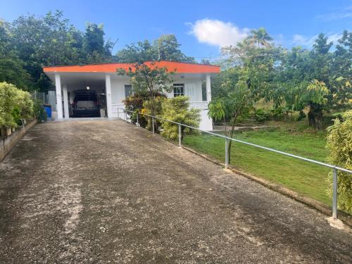 Hatillo House | Coqui del corazón Guest House