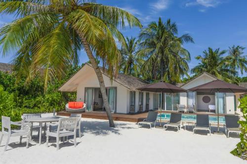 Maamigili Island Resort | Cora Cora Maldives - Premium All-Inclusive Resort