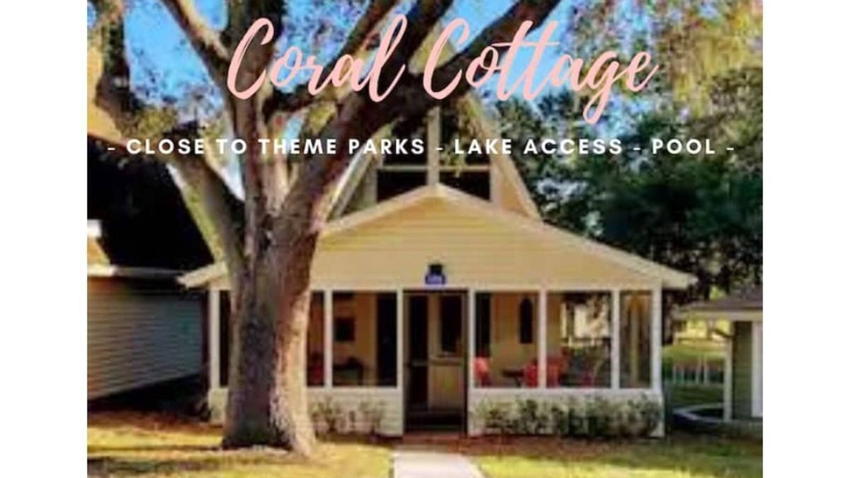 Vacation Village House | Coral Cottage-Pvt lake & pool access Near theme parks w/porch