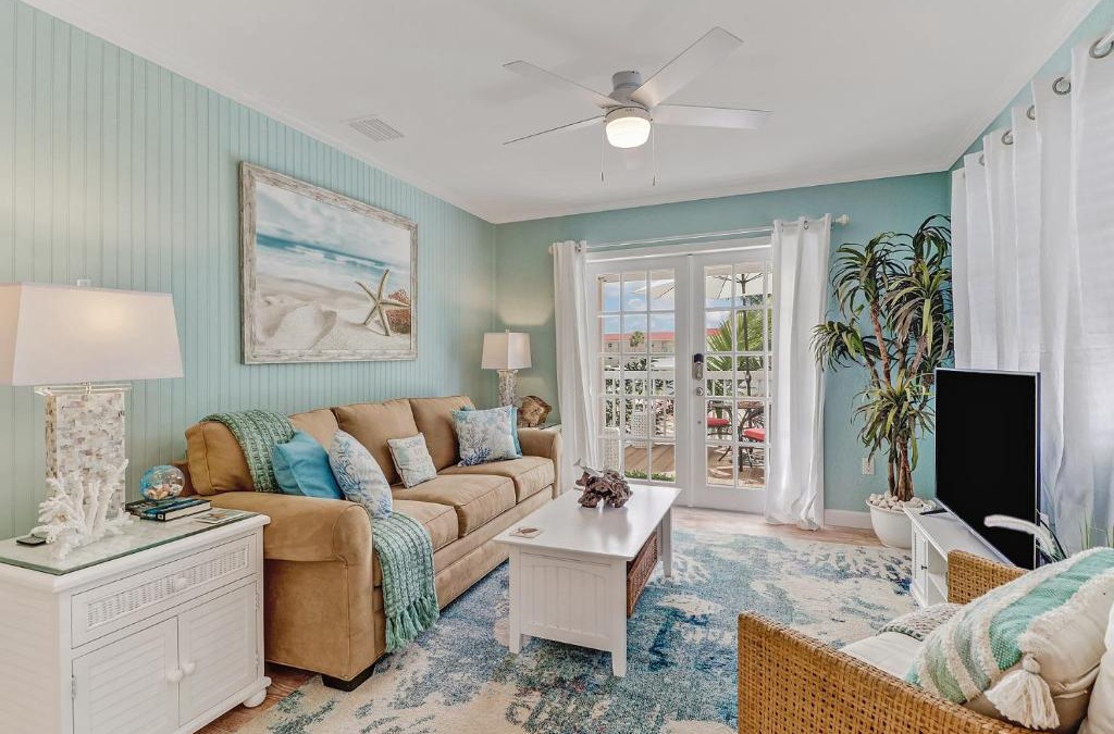 Central Naples Apartment | Coral Cottage Retreat