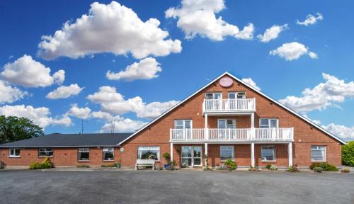 Tagoat House | Coral Gables Guesthouse & Campsite