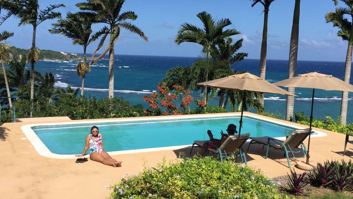 Port Maria Bed & Breakfast | Coral Hill B & B - Red Ginger Lily Suite