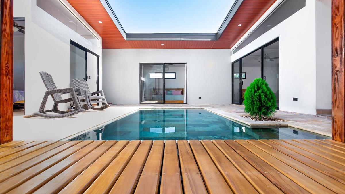 Uvita House | Coral House, 5 min to the beach- fiber optic internet and swimming pool