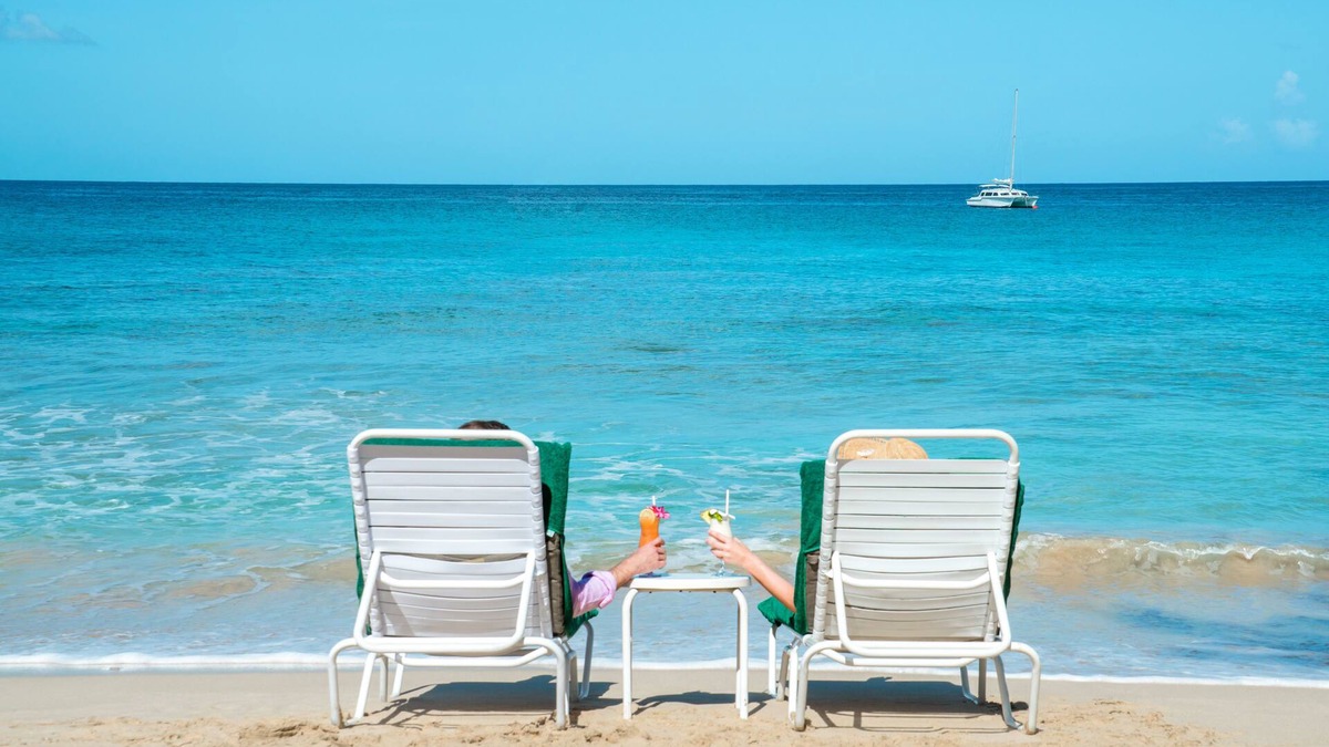 Folkestone Hotel | Coral Reef Club