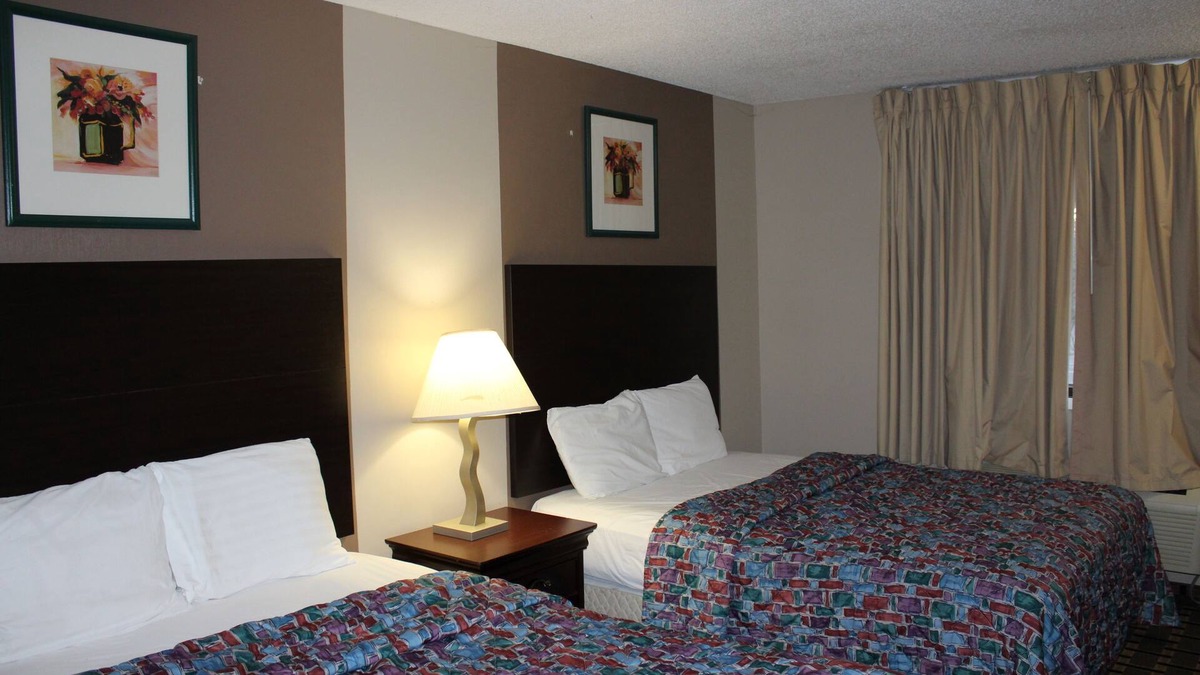 Maple Grove Hotel | Coratel Inn and Suites Maple Grove