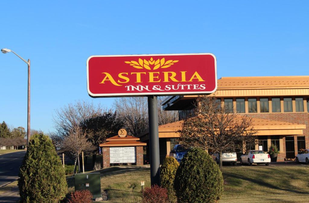 Maple Grove Hotel | Coratel Inn and Suites Maple Grove