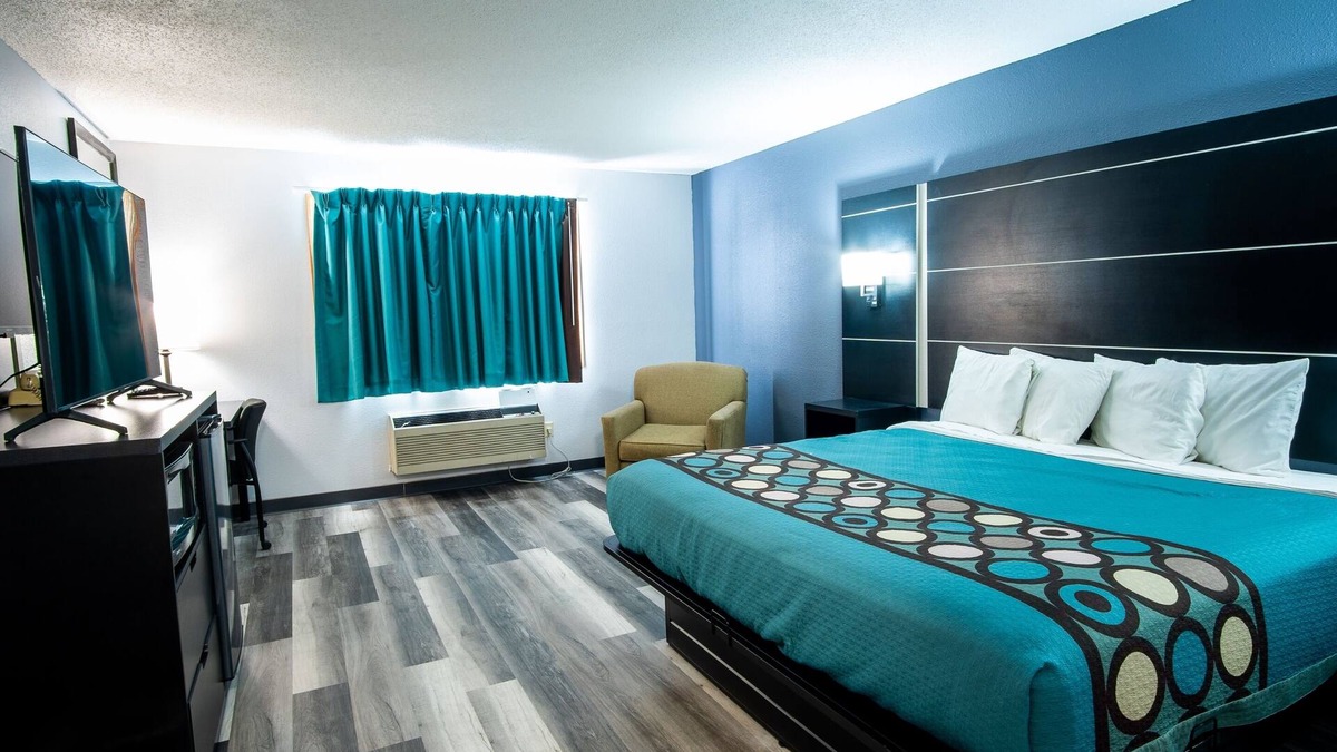 New Richmond Hotel | Coratel Inn and Suites by Jasper New Richmond