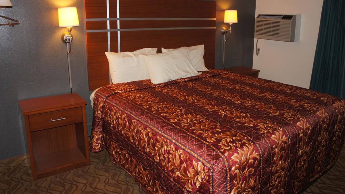 Waite Park House | Coratel Inn & Suites By Jasper Waite Park- 1 King Bed Non-Smoking