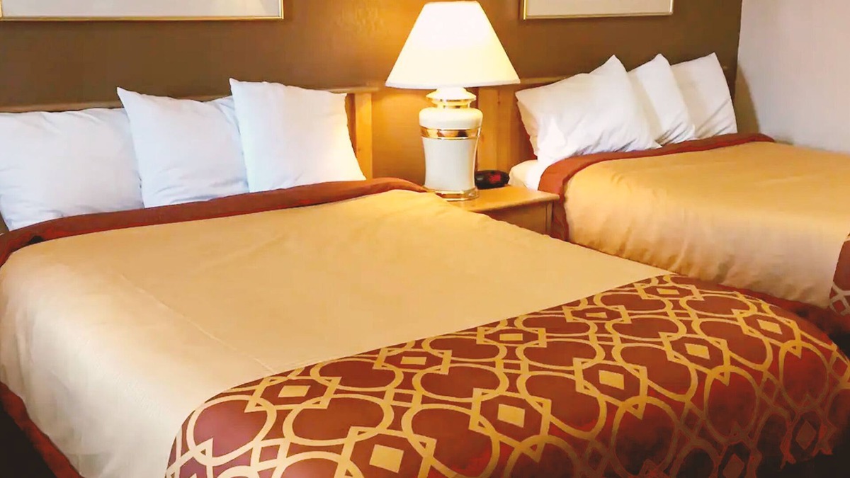 Mankato House | Coratel Inn & Suites by Jasper Mankato- Deluxe 2 Queen Bed NS
