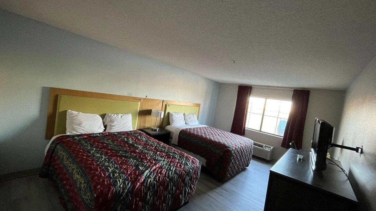 College Hill Hotel | Coratel Inn & Suites by Jasper Wesley-Standard 2 Queen Bed Non-Smoking