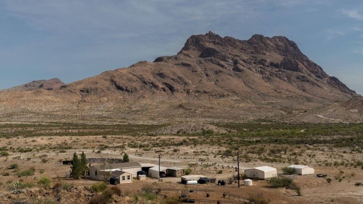 Alpine House | Corazones Draw PLUS: Two Homes on 400 acres