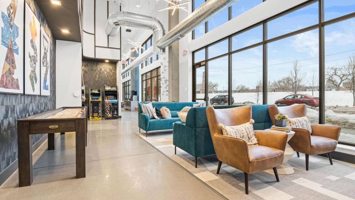 Riverview Apartment | Cordelle 314 · Gym, Pool, Foosball - 1 Bed w/River Views