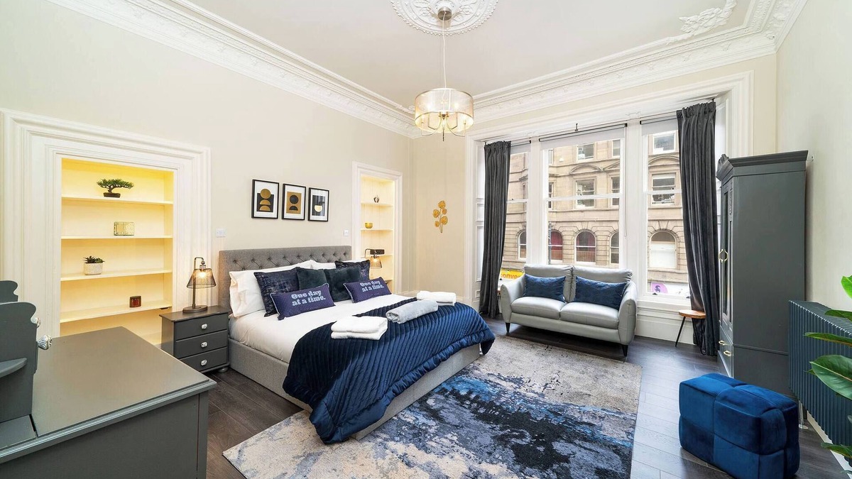 Dundee Apartment | Cordis Apartment - Luxe City Living