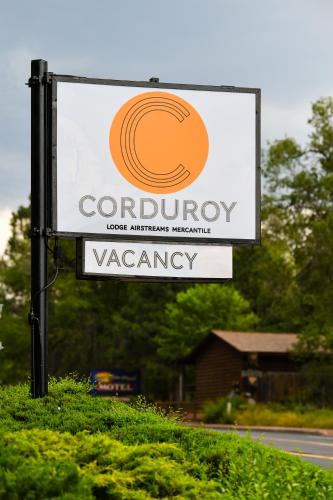 Pinetop Hotel | Corduroy Lodge