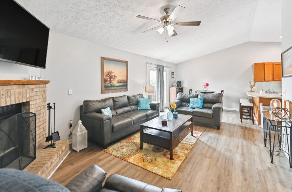 Corinth House | Corinth Getaway with Deck about 11 Mi to Ark Encounter!