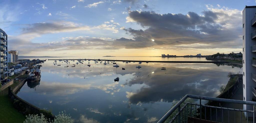 Granton Apartment | Corinthian Quay Apartment